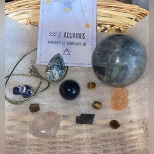 Aquarius Zodiac Crystal Set